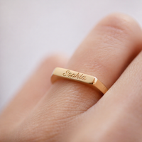 Dainty Signet