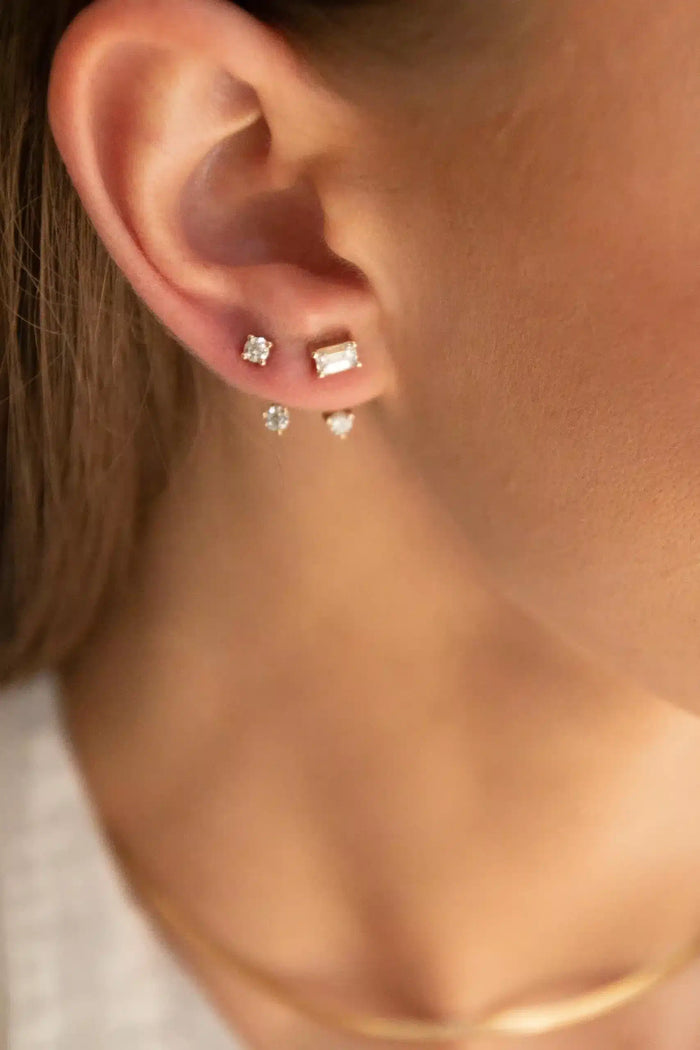 Floating Solitaire Ear Bar
