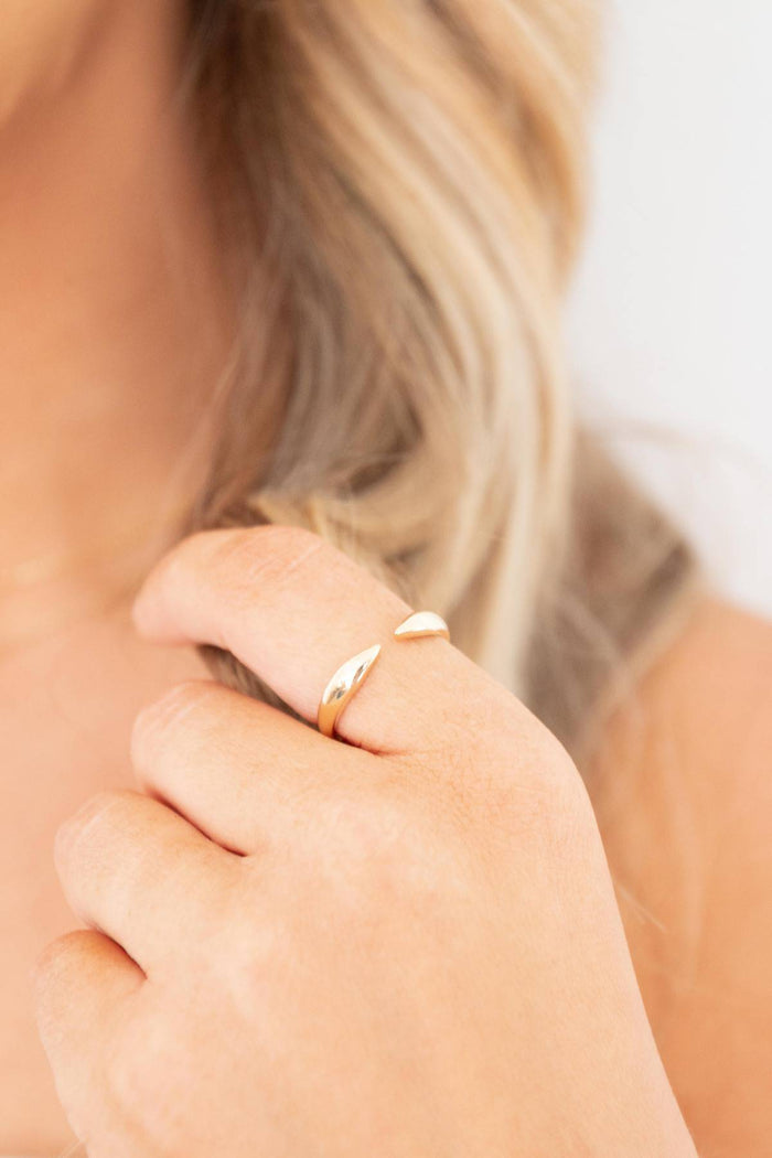Simple Claw Ring