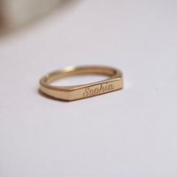 Dainty Signet